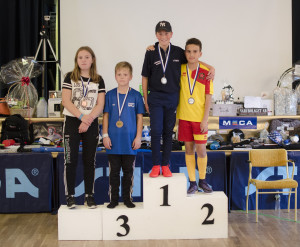 Niklas Blomquist vann juniortävlingen för Uno Österman. Delad trea kom Erik Jonsson och Klara Jonsson. Foto: Jonas Orelund
